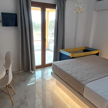 Naxos Beachwalk Plaka