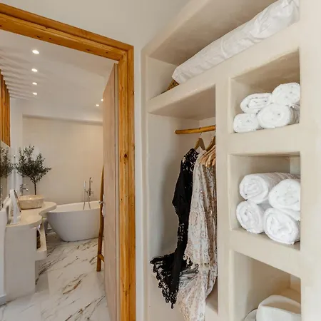 Naxos Beachwalk Plaka Villa *