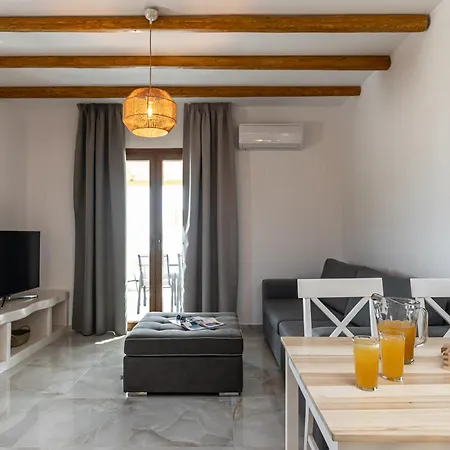 Naxos Beachwalk Plaka Villa *